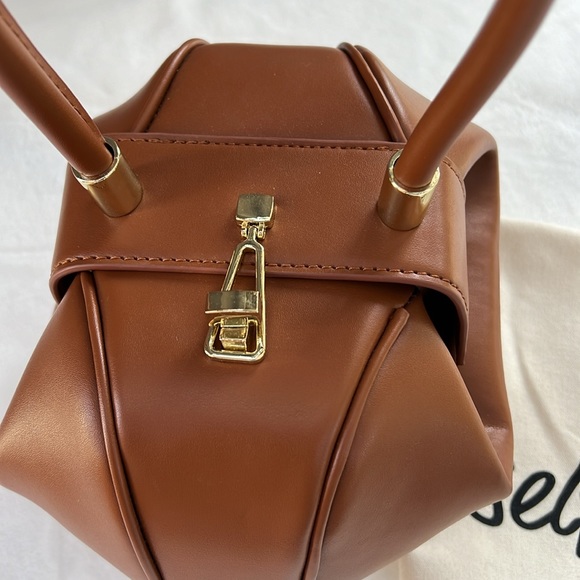 Dumpling Bag! Super cute Super Fun! - Picture 4 of 9